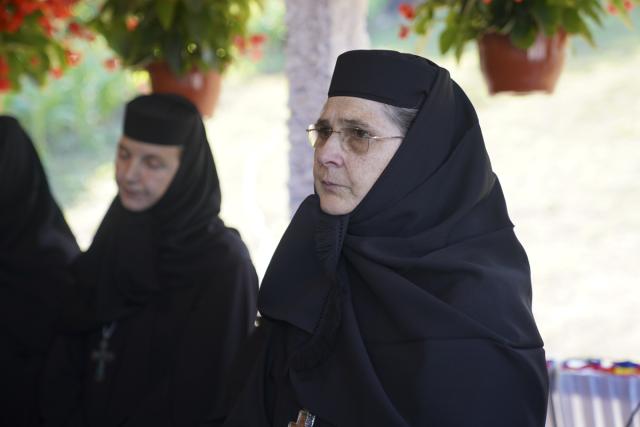 Sărbătoare la Crăiniceni: „Mergând pe urmele Sfântului Ioan Iacob Românul și Hozevitul, și noi devenim însetați după lumină”
