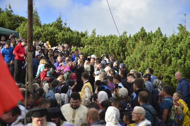 IPS Părinte Casian, la slujba hramului mănăstirii situate la 1800 metri altitudine: „Taborul României este, fără îndoială, Muntele Ceahlău”