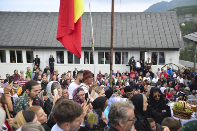 IPS Părinte Casian, la slujba hramului mănăstirii situate la 1800 metri altitudine: „Taborul României este, fără îndoială, Muntele Ceahlău”