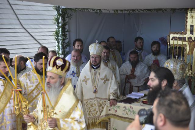 IPS Părinte Casian, la slujba hramului mănăstirii situate la 1800 metri altitudine: „Taborul României este, fără îndoială, Muntele Ceahlău”