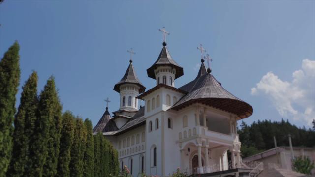 IPS Părinte Teofan va sfinți biserica ocrotită de Sfântul Ierarh Nectarie din comuna nemțeană Tașca