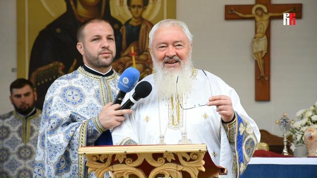 (Video) „Călători pe-o mare, / Veșnic tulburată, / Noi ne-am pus în tine, / Chiar nădejdea toată” – IPS Andrei