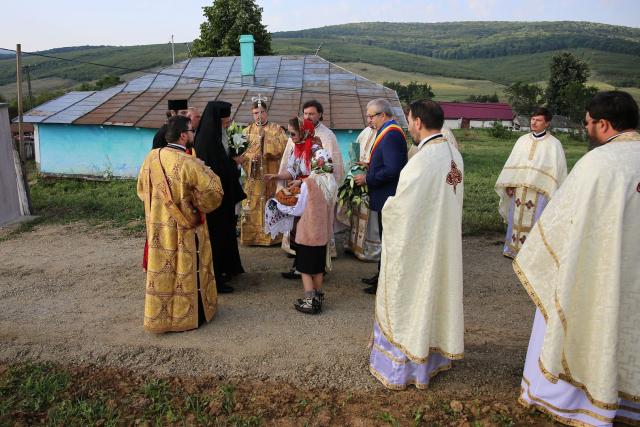 Părintele Mitropolit Teofan a slujit la Parohia Slobozia: „Să primească Dumnezeu inima noastră ca jertfă în fața Lui”