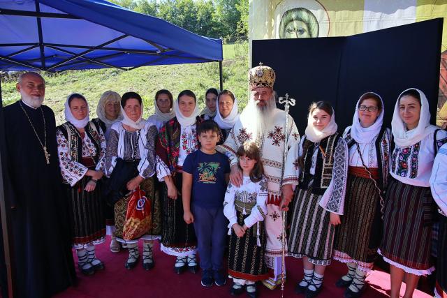 Mitropolitul Moldovei și Bucovinei a sfințit Biserica din Bucureni – Dămuc