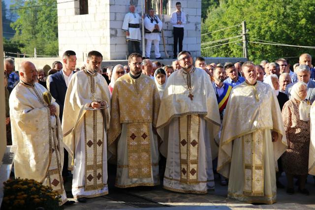 Mitropolitul Moldovei și Bucovinei a sfințit Biserica din Bucureni – Dămuc