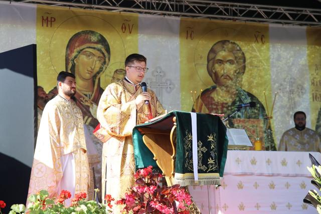 Mitropolitul Moldovei și Bucovinei a sfințit Biserica din Bucureni – Dămuc