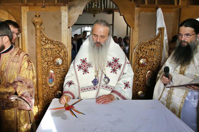 Biserica filiei Broșteni – Băbiceni a primit veșmântul cel nou al sfințirii