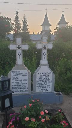 mormântul Maicii Teodosia (Zorica) Lațcu