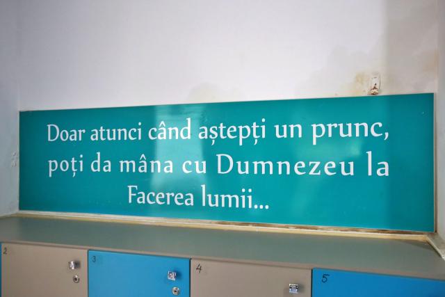 Mamele de la Maternitatea „Elena Doamna” din Iași au fost vizitate de PS Nichifor Botoșăneanul