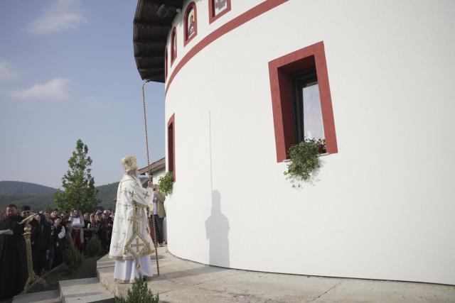 Biserica Schitului Braniște a fost sfințită: „Da, noi suntem zidirea lui Dumnezeu”