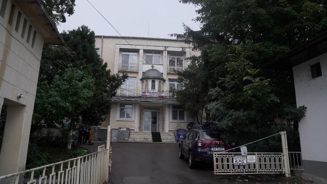 Botoșani: Doi mitropoliți au sfințit pictura bisericii din incinta Spitalului de pediatrie