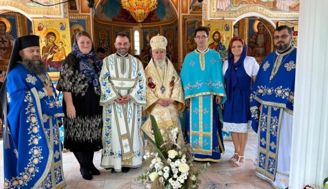 Slujire arhierească și hirotonii de praznicul Nașterii Maicii Domnului, la Mănăstirea Arad-Gai