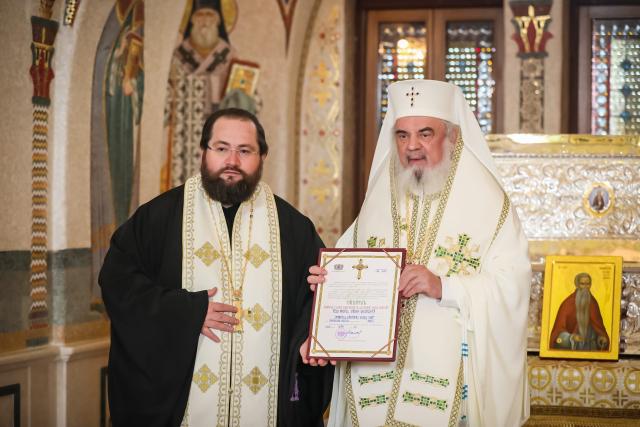 Părintele Patriarh Daniel a sfințit racla în care vor fi așezate moaștele Sfântului Ioanichie cel Nou de la Muscel