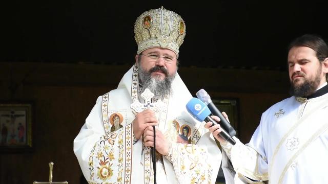 (Video) „Avem o cruce! Să o iubim și să o îmbrățișăm asemenea Mântuitorului” – PS Macarie