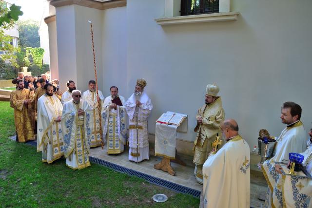 Doi ierarhi au dăruit Bisericii „Vovidenia” din centrul Iașului „veșmânt nou și luminos”