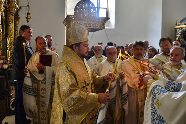 Doi ierarhi au dăruit Bisericii „Vovidenia” din centrul Iașului „veșmânt nou și luminos”