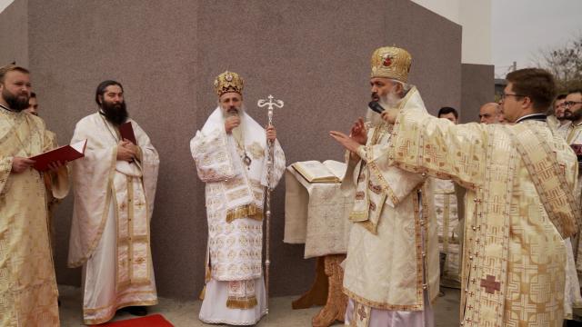 Sfințirea bisericii Parohiei Vânători din județul Iași