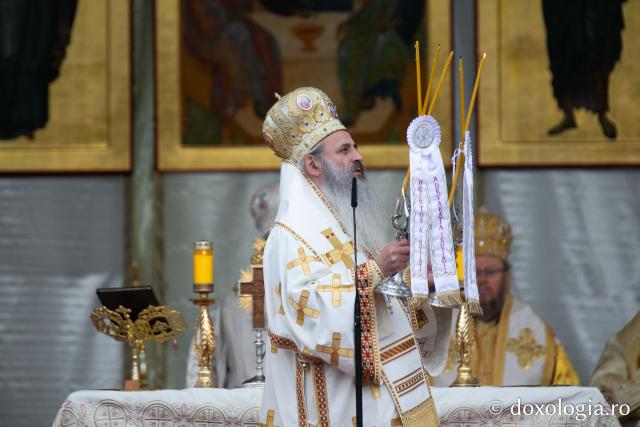 Hram 2022: 35000 de credincioși s-au rugat într-un glas la Iași, de ziua Sfintei Cuvioase Parascheva