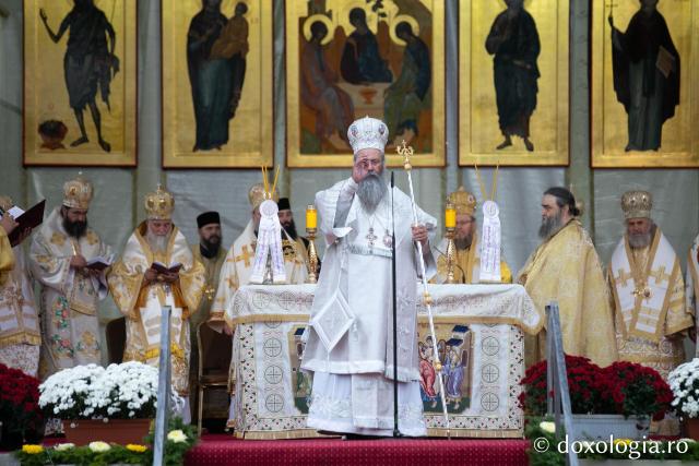 Hram 2022: 35000 de credincioși s-au rugat într-un glas la Iași, de ziua Sfintei Cuvioase Parascheva