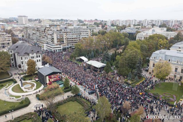 Hram 2022: 35000 de credincioși s-au rugat într-un glas la Iași, de ziua Sfintei Cuvioase Parascheva