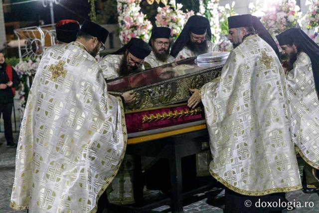 Hramul Mitropoliei Moldovei și Bucovinei, la final: Sfânta Parascheva își așteaptă pelerinii în catedrală
