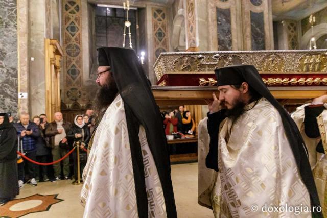 Hramul Mitropoliei Moldovei și Bucovinei, la final: Sfânta Parascheva își așteaptă pelerinii în catedrală