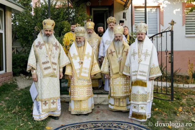 Chișinău: Șase ierarhi ai Bisericii noastre au săvârșit Sfânta Liturghie cu prilejul împlinirii a 30 de ani de la reactivarea Mitropoliei Basarabiei