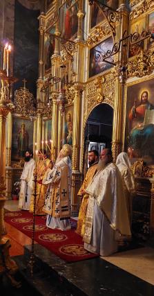 IPS Teofan, la Catedrala Mitropolitană din Iași: „Iubirea de săraci și rugăciunea pentru cei vrăjmași, medicament împotriva trufiei”