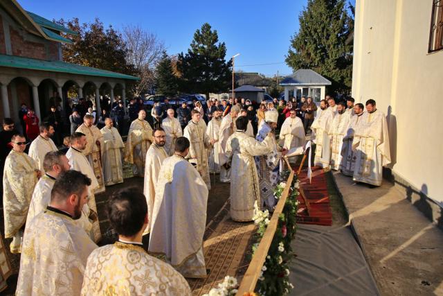 Biserica din Popricani a fost resfințită de PS Nichifor Botoșăneanul