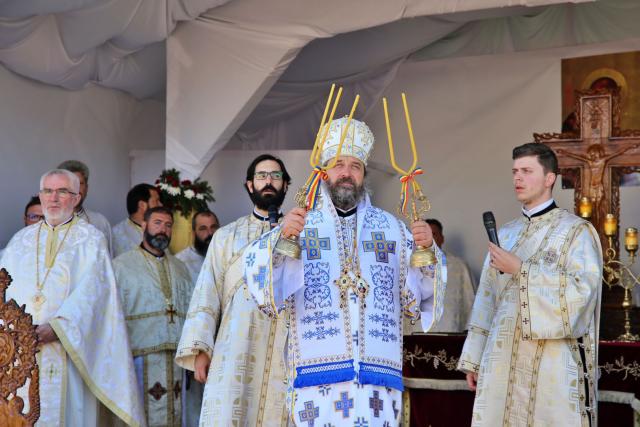 Biserica din Popricani a fost resfințită de PS Nichifor Botoșăneanul