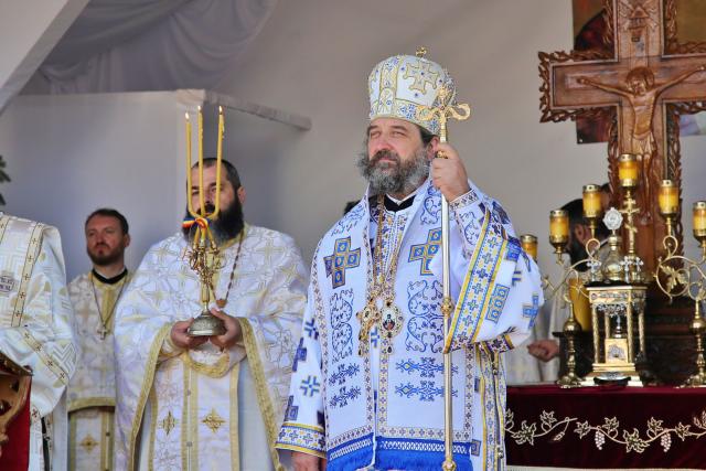 (Video) PS Nichifor Botoșăneanul: „În Biserică îl cunoaștem pe Dumnezeu”
