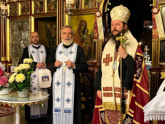 Slujire arhierească la Biserica „Sfânta Parascheva” din Iaşi: „Dumnezeu nu-Și ține sfințenia doar pentru El”