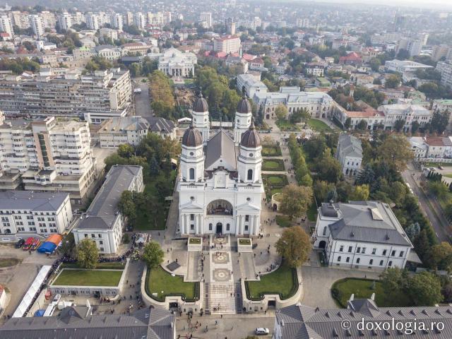 (Foto) Imagini din dronă – Catedrala din Iași, în așteptarea zilei de 14 octombrie