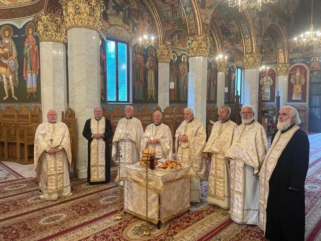 Revedere după 50 ani: Promoţia 1967-1972 s-a întâlnit la Seminarul „Veniamin Costache” de la Mănăstirea Neamţ