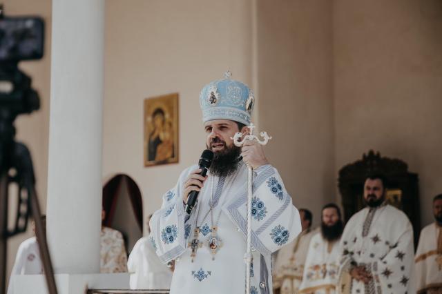 (Video) „Maica Domnului, icoană a omului rugător” – PS Benedict
