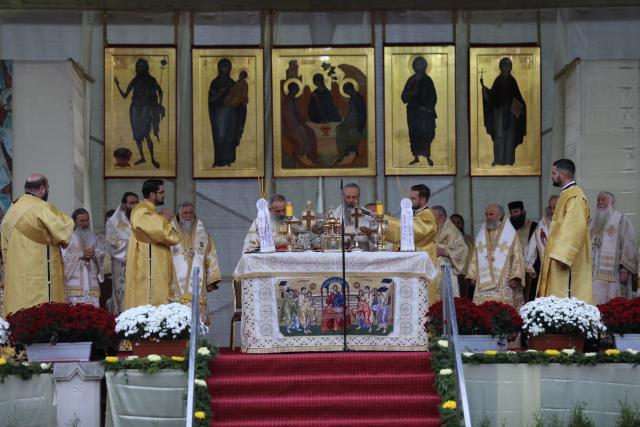 Slujba Sfintei Liturghii la sărbătoarea Sfintei Cuvioase Parascheva de la Iaşi (14 octombrie 2022) | Comunicat de presă