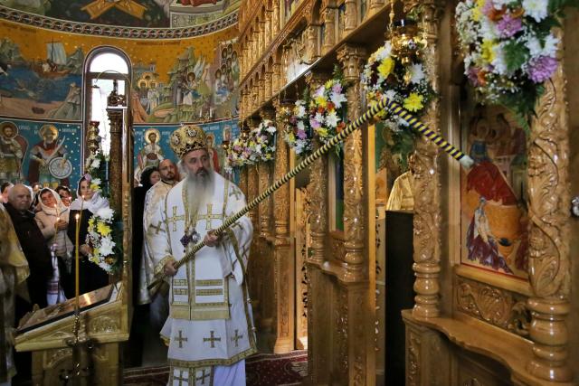 Biserica din Todirești a fost sfințită de Mitropolitul Moldovei și Bucovinei
