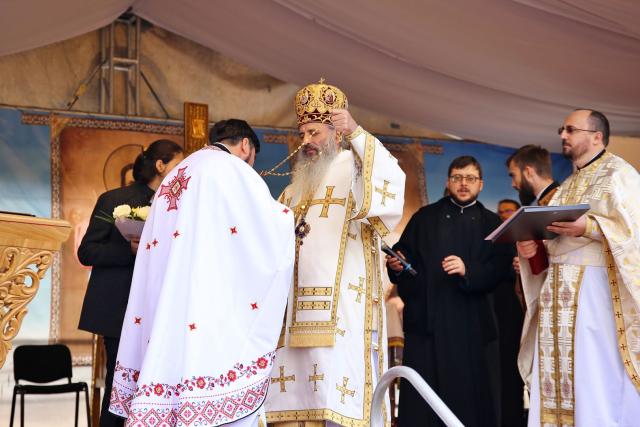 Biserica din Todirești a fost sfințită de Mitropolitul Moldovei și Bucovinei