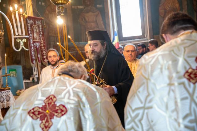 PS Nichifor Botoșăneanul a binecuvântat un altar de vară în Hălceni