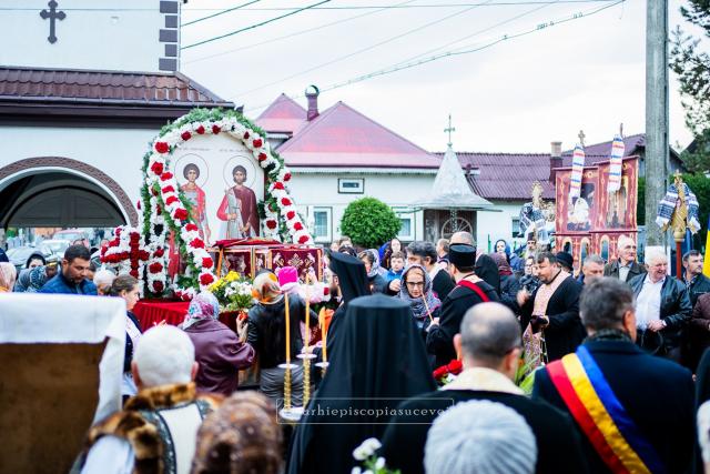 Racla cu moaștele Sfântului Ioan cel Nou a ajuns acasă, după 2 zile în care a binecuvântat mulțime de credincioși din cuprinsul Arhiepiscopiei Sucevei și Rădăuților
