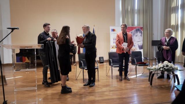 Iași: Preotul ortodox Claude Delangle, unul dintre cei mai buni saxofoniști din lume, a primit titlul de Doctor Honoris Causa