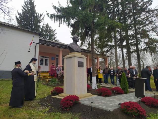 Bustul filantropului Vasile Stroescu a fost sfințit
