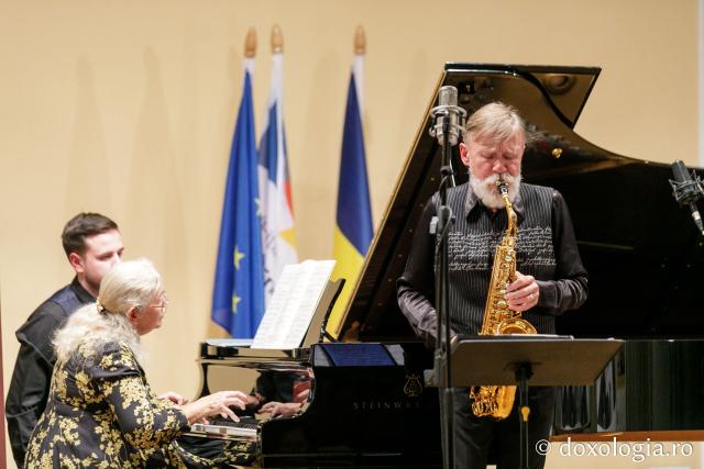 Recunoștință pentru artă: Părintele Claude Delangle a primit, la Iași, „Crucea Sfântului Ierarh Dosoftei”