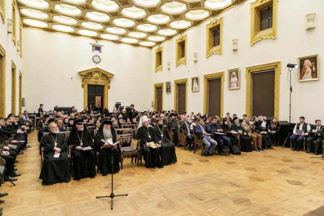 Au fost deschise lucrările Simpozionului internațional dedicat Sfântului Paisie de la Neamț