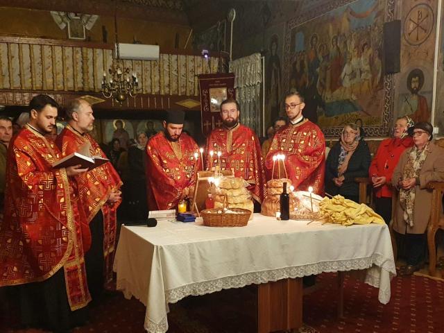 Mica biserică din Șoimărești și-a sărbătorit hramul de toamnă