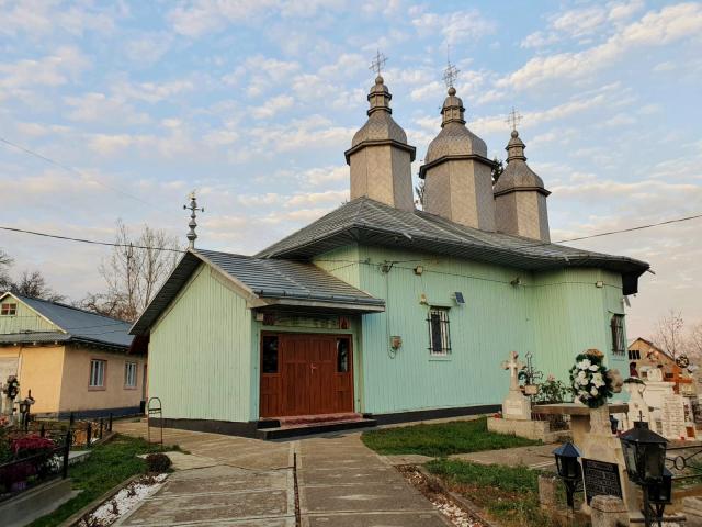 Mica biserică din Șoimărești și-a sărbătorit hramul de toamnă