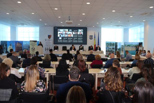 Arad: IPS Părinte Ioan, Mitropolitul Banatului, a primit Distincţia de Excelenţă „Investeşte în resursa umană”