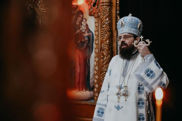 (Video) „Dacă vrei sa înveți să te rogi, stai pe lângă oamenii rugători” – PS Benedict