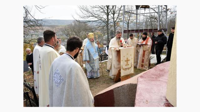 PS Ignatie: „Cu cât ne propunem să fim mai buni și să ne debarasăm de păcate, cu atât pe chipul și în sufletul nostru se amplifică strălucirea luminii dumnezeiești”