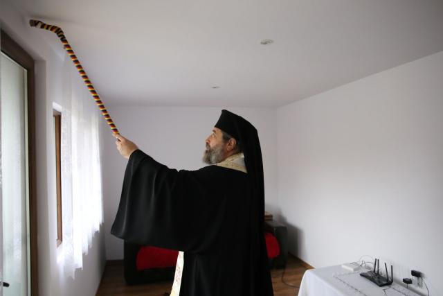 O parohie defavorizată din județul Neamț a inaugurat astăzi un centru socio-educațional
